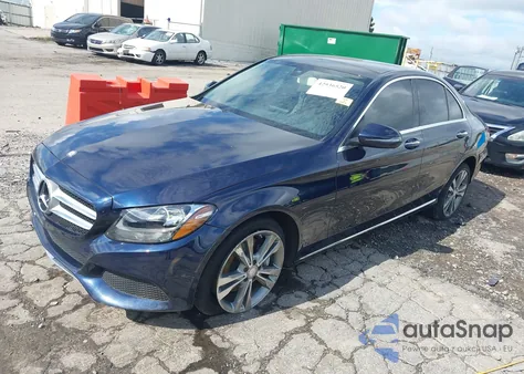 2016 Mercedes-Benz C 300 4Matic z USA, uszkodzony, nr VIN 55SWF4KB6GU100144